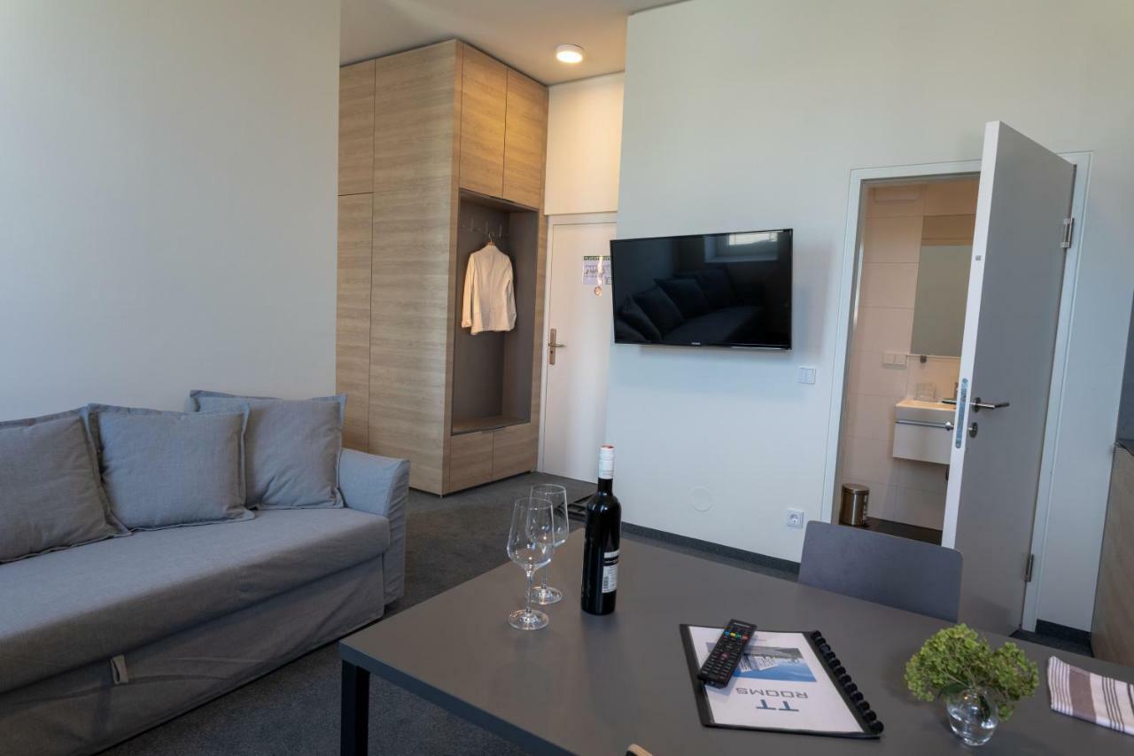 Tt-Rooms - Kontaktlos Mit Self Check-In I Free Parking Graz Dış mekan fotoğraf