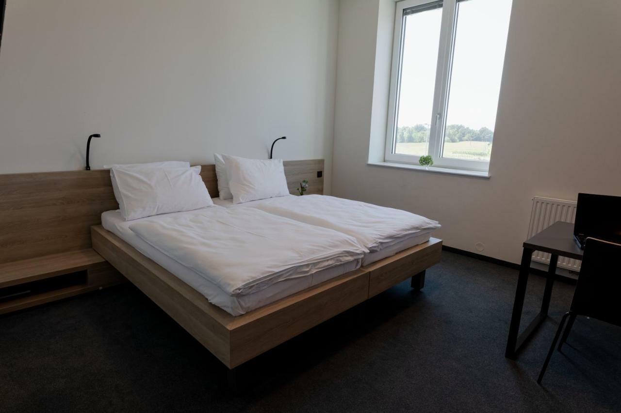Tt-Rooms - Kontaktlos Mit Self Check-In I Free Parking Graz Dış mekan fotoğraf